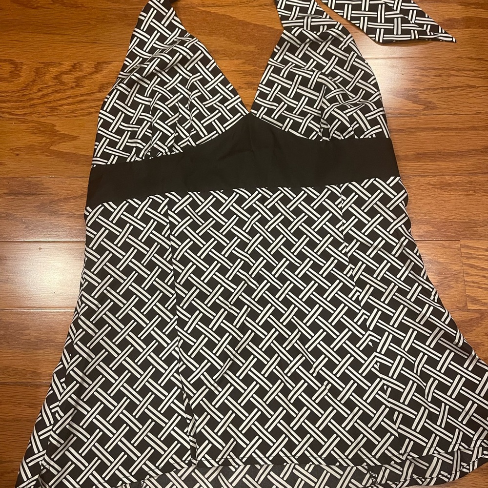 Silk White House White Market tie halter top, NWT.